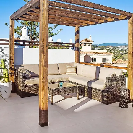 Pueblo Arabesque